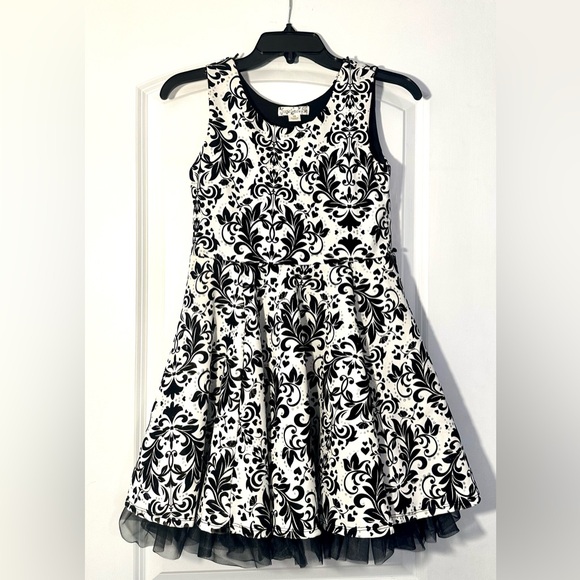 Knitworks Other - Kintworks Pull Over Toil Black/White Dress youth size 12